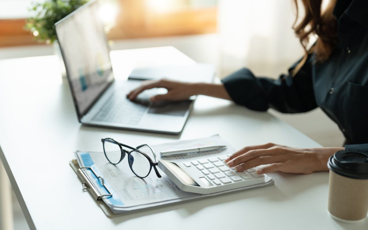 How to Become an Accountant Manager