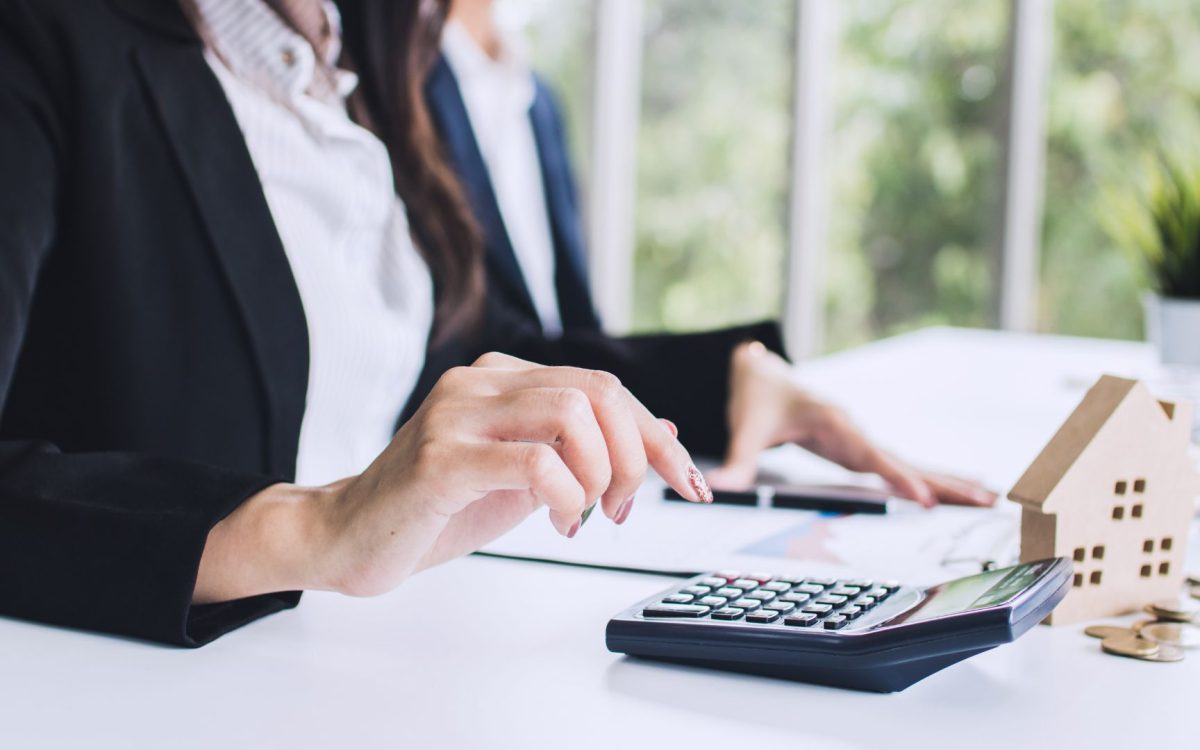 How to Become an Investment Banker