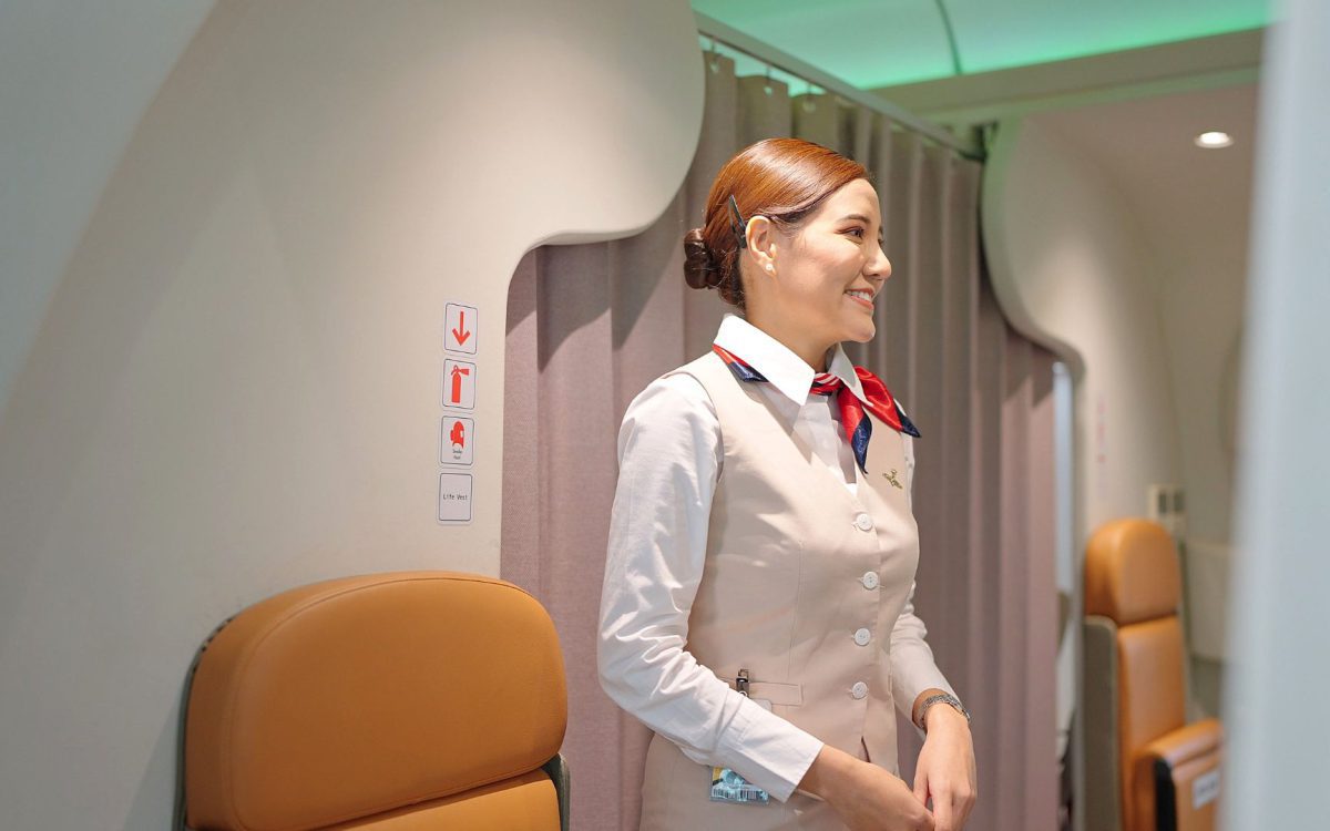 How to Become a Flight Attendant