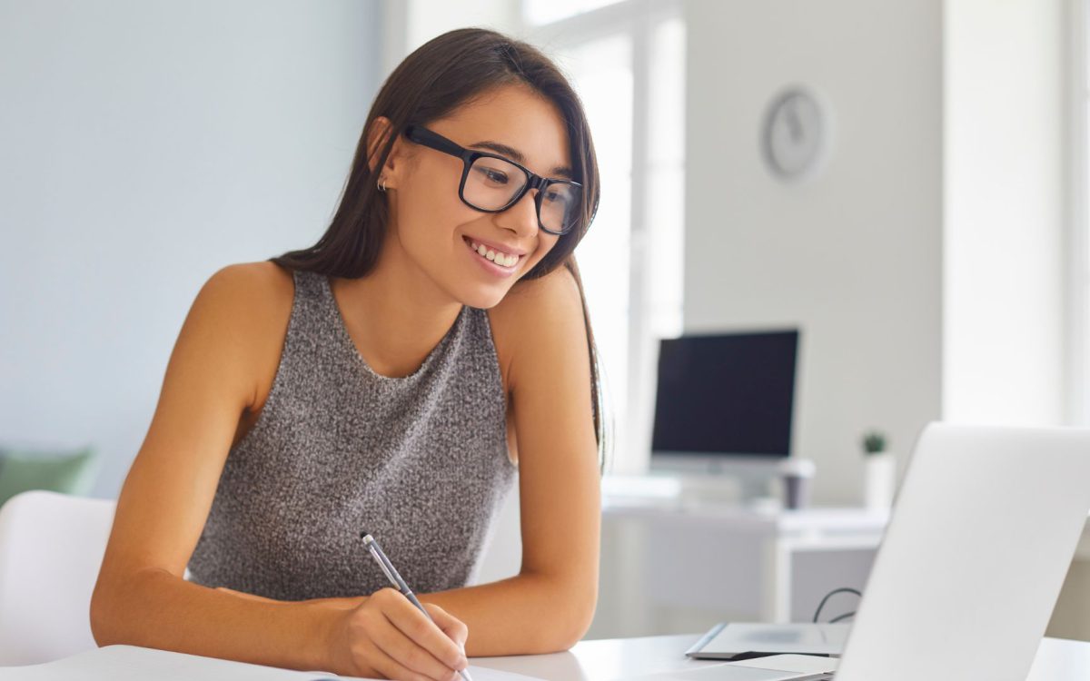 How to Become a PR Assistant