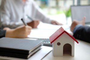 how to become a mortgage advisor