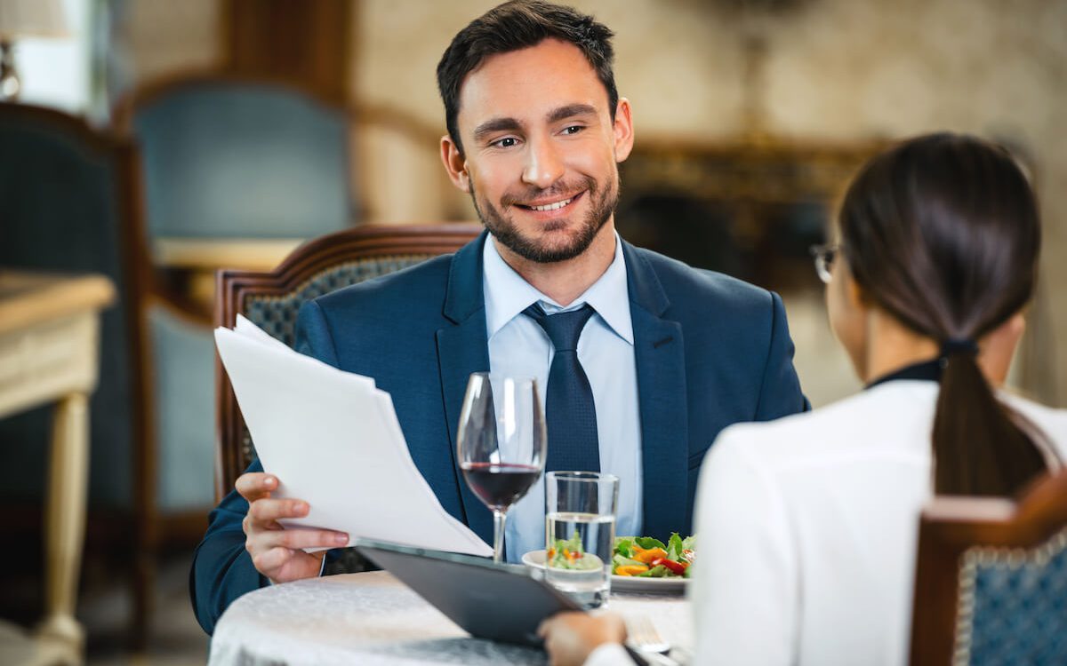 How to Become a Restaurant Manager in the UK