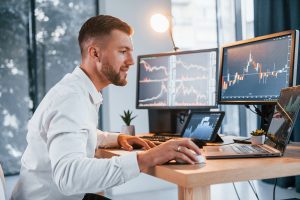 How to Become a Stock Broker