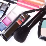 How to Become a Makeup Artist