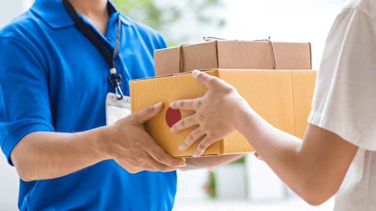 A Guide to Become a Courier