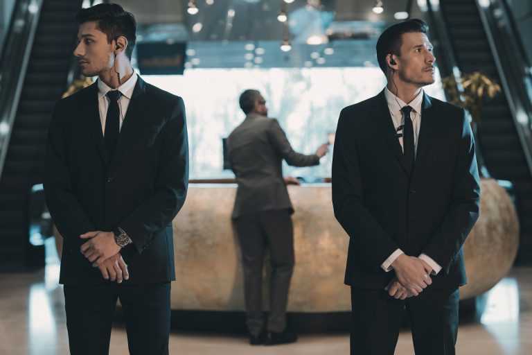 how to become a bodyguard