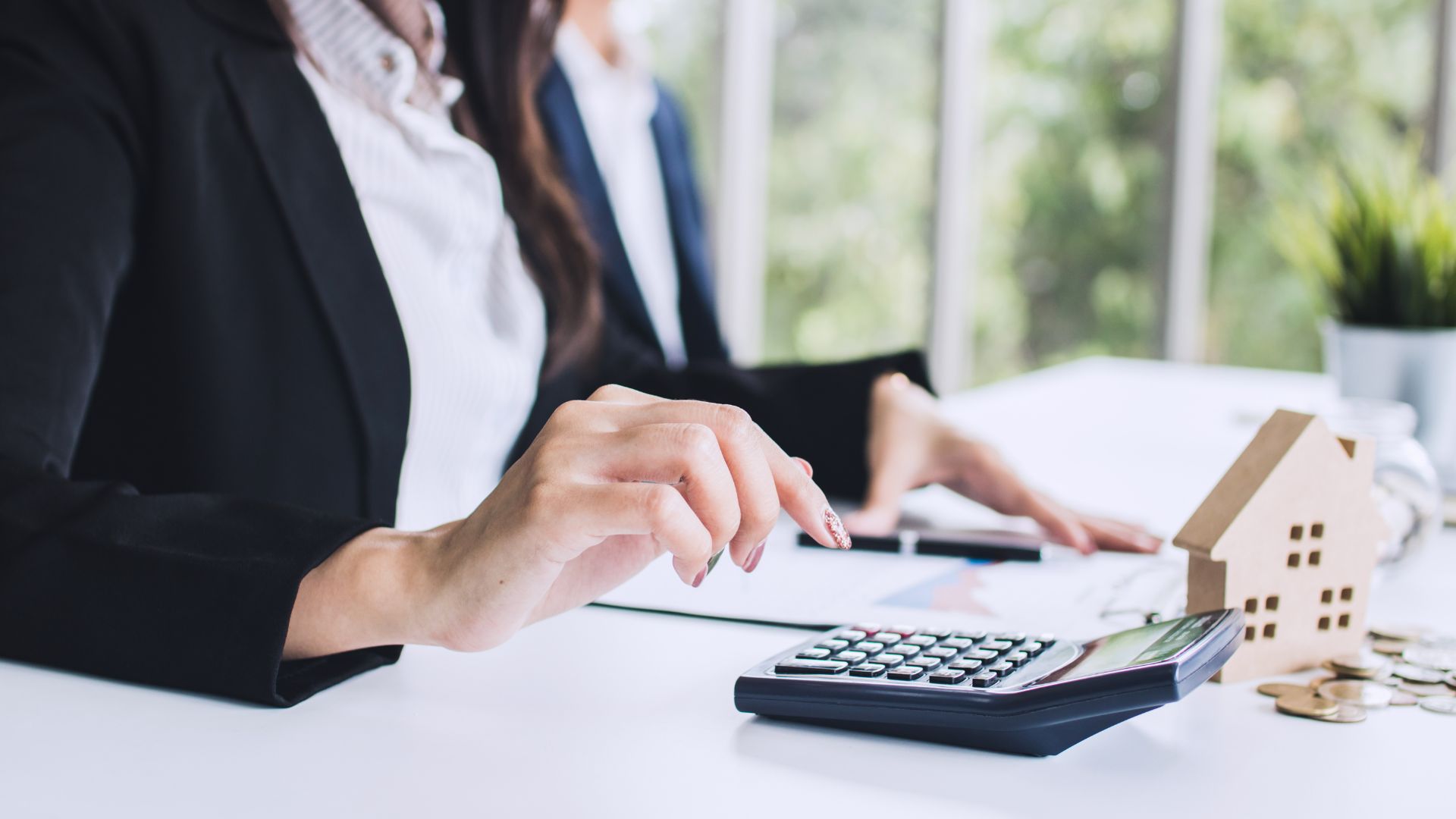 How to Become an Investment Banker