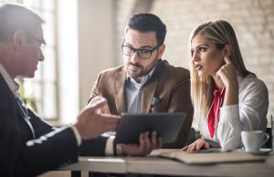 What Does a Financial Advisor Do