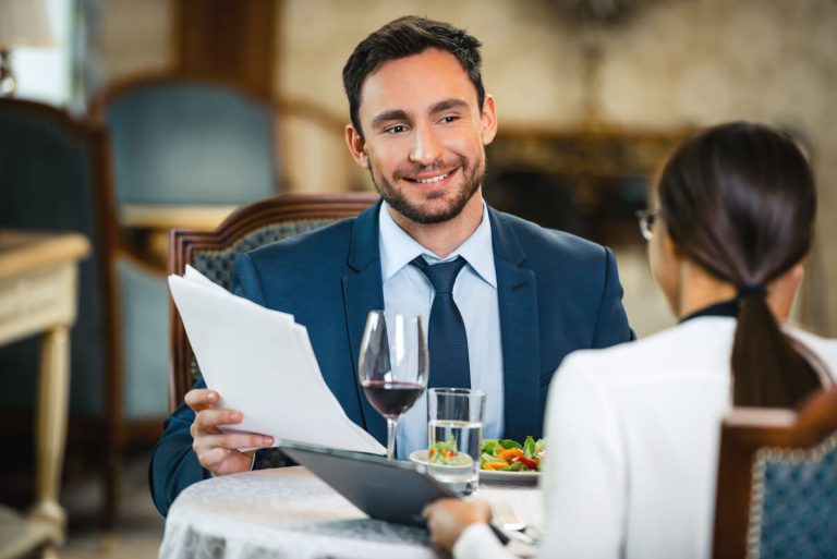 How to Become a Restaurant Manager