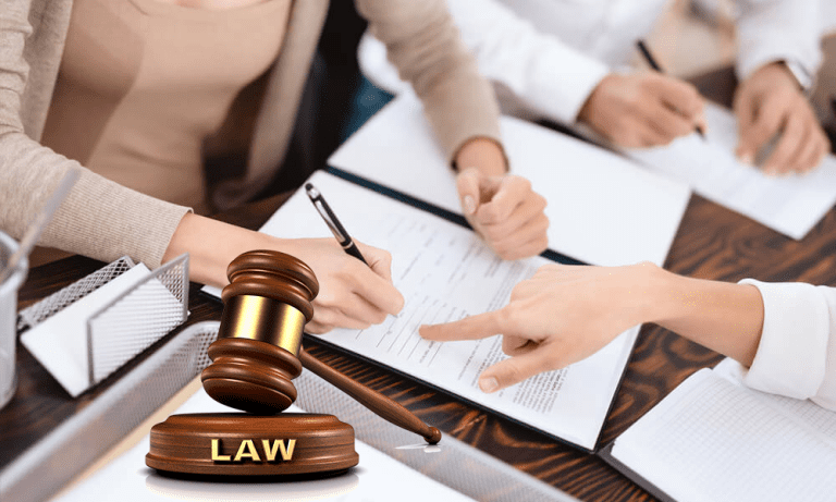 How to become a Solicitor in uk