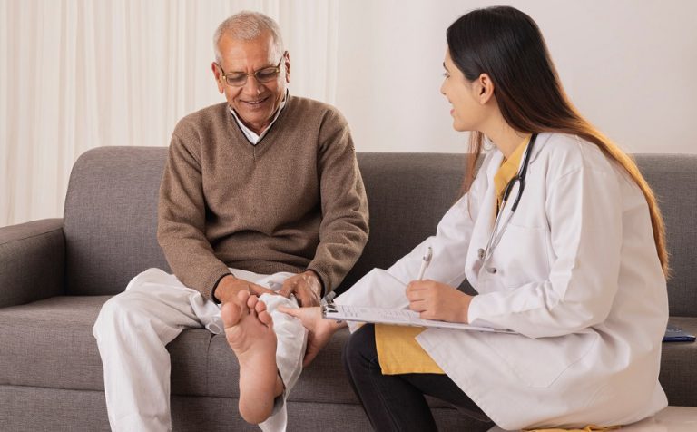 how to become a physiotherapist f