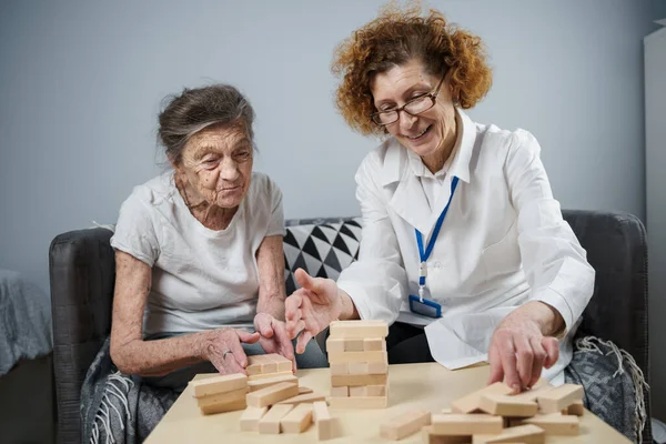 What Are Nursing Home Entertainers? A Complete Guide to Types & Hiring 2 image 40